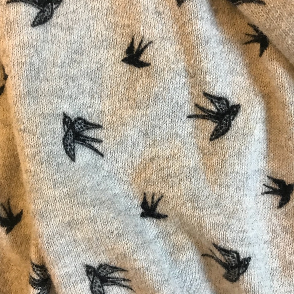 Cardigan 🕊 - Picture 2 of 3